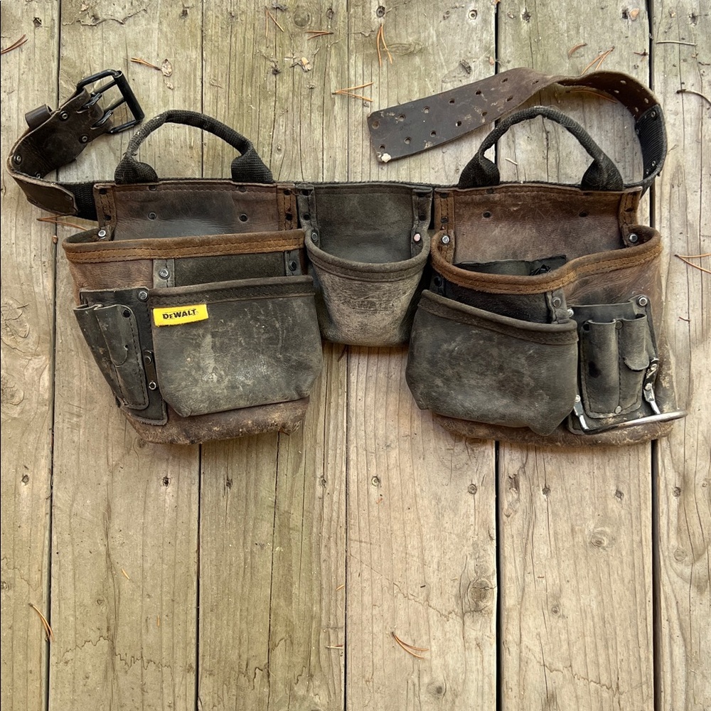 DEWALT leather tool belt/apron